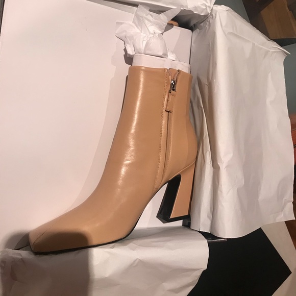 Shoes - Picture 4 of 8